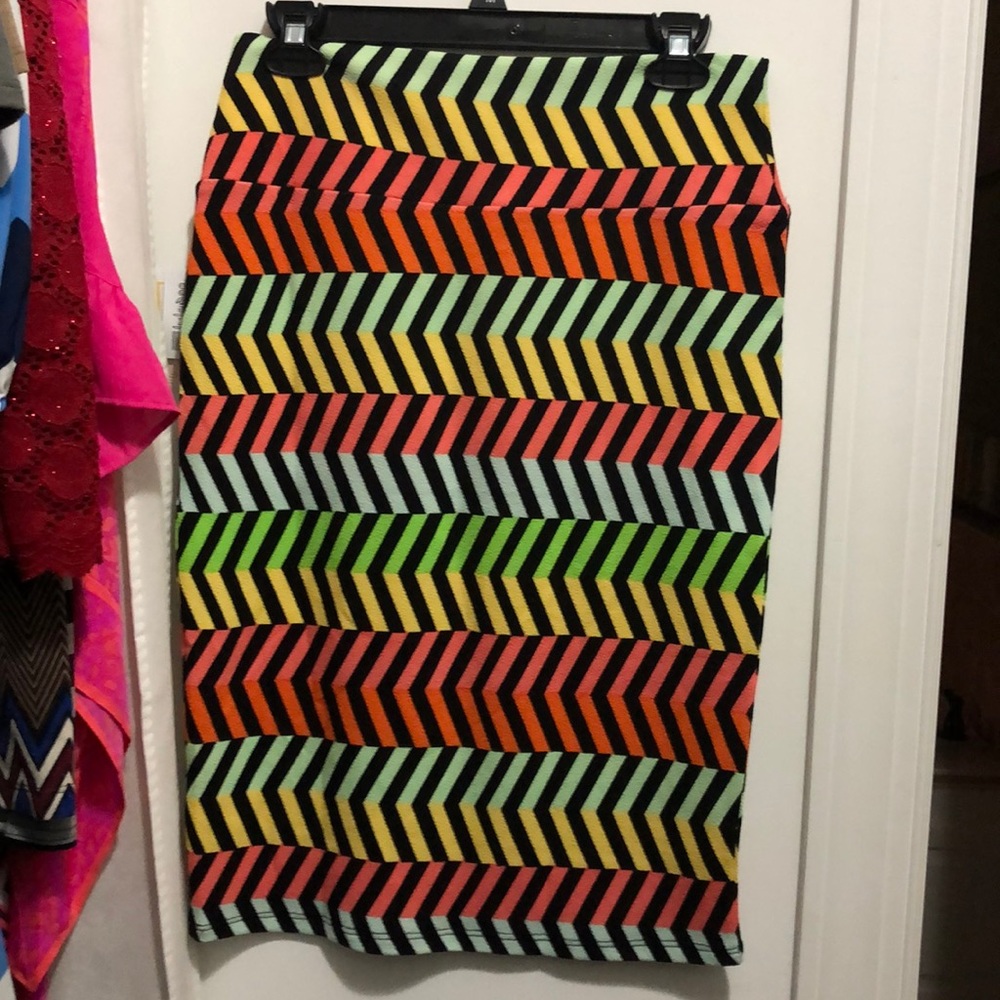 Size medium LuLaRoe Cassie skirt